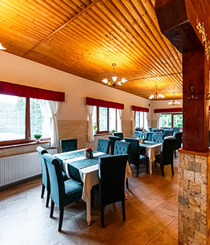 contact restaurant taverna cu vanat