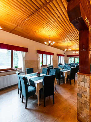 de ce sa iei masa la noi restaurant taverna cu vanat